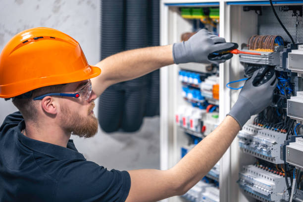 Best Circuit Breaker Repair  in Sweet Home, OR